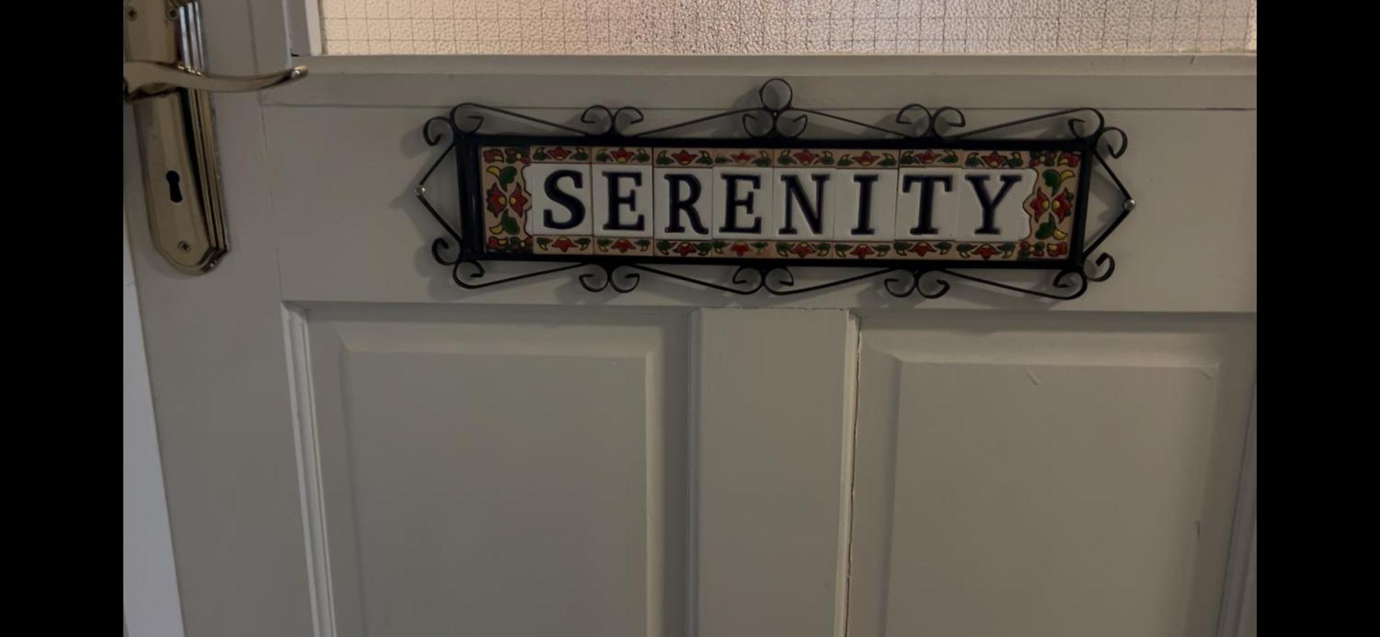 Serenity Longford Bagian luar foto