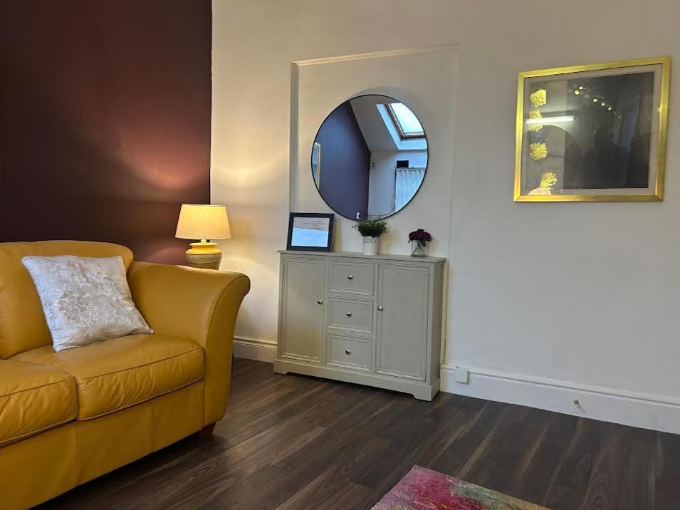 Serenity Longford Bagian luar foto